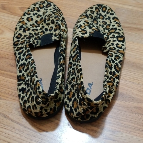 SODA Flats Ballet Shoes Leopard Print Size 9 - Picture 3 of 5